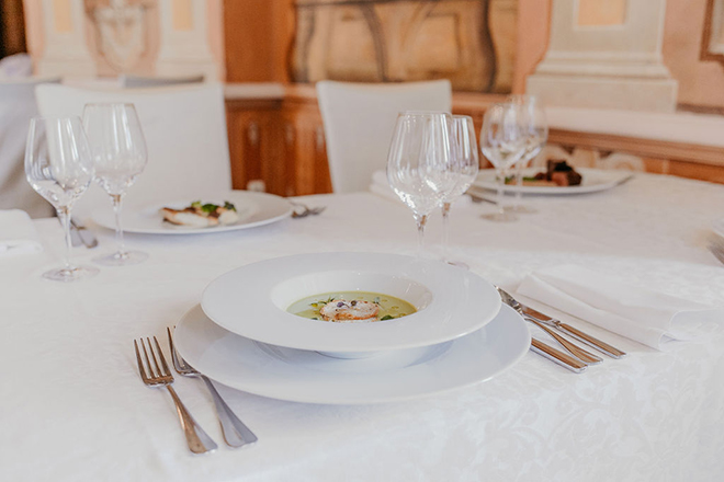 maison CYNA- collection ESSKLASSE - vaisselle en porcelaine de qualité professionnelle et personnalisable