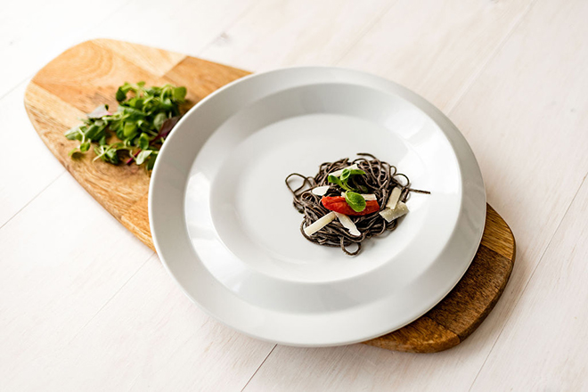 maison CYNA- collection NAMI - vaisselle en porcelaine de qualité professionnelle et personnalisable