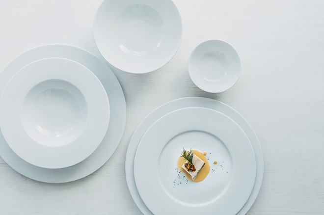 maison CYNA- collection MONA - vaisselle en porcelaine de qualité professionnelle et personnalisable